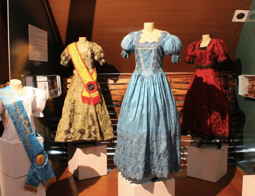 Museu de Hábitos e Costumes em Blumenau: Roupas