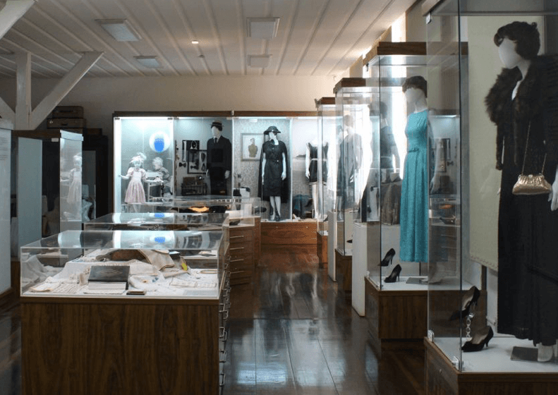 Museu de Hábitos e Costumes em Blumenau: Vitrines