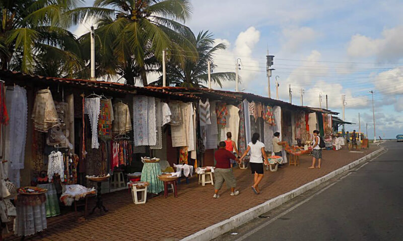Rua das Rendeiras próximo à praia do Pontal da Barra em Maceió