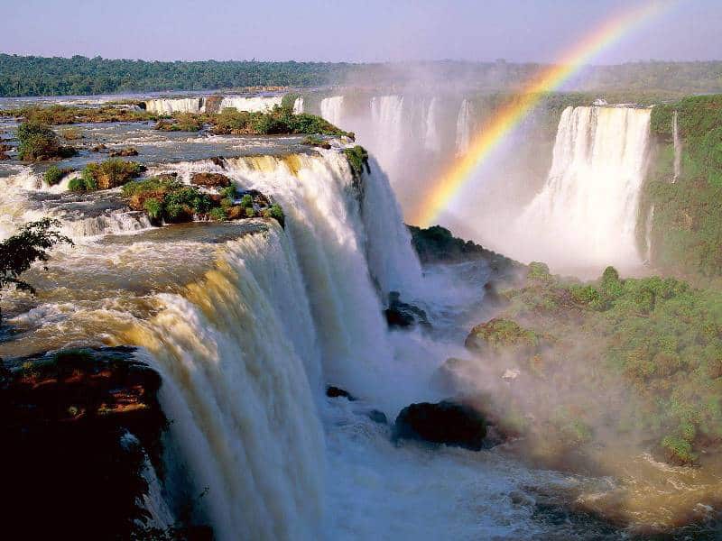 Arco íris e as Cataratas do Iguaçu 