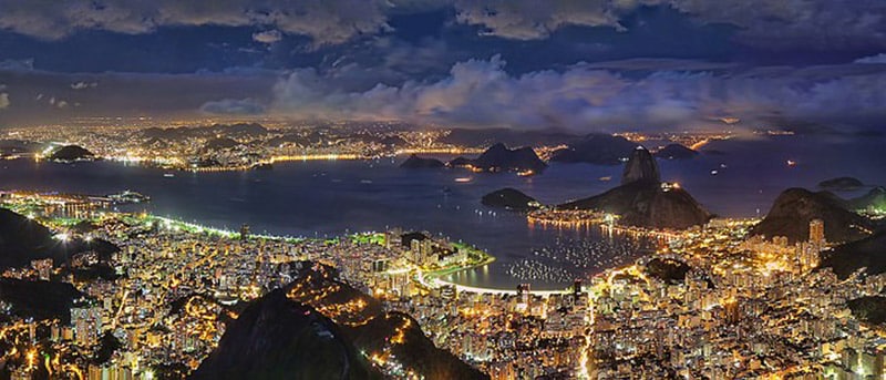 Vista noturna da cidade do Rio de Janeiro