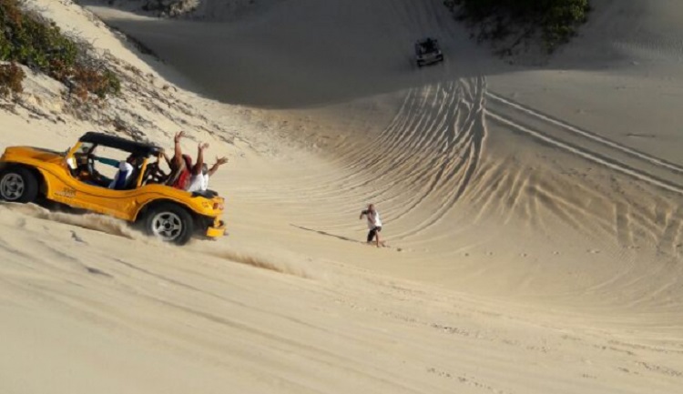 Passieo de buggy por dunas